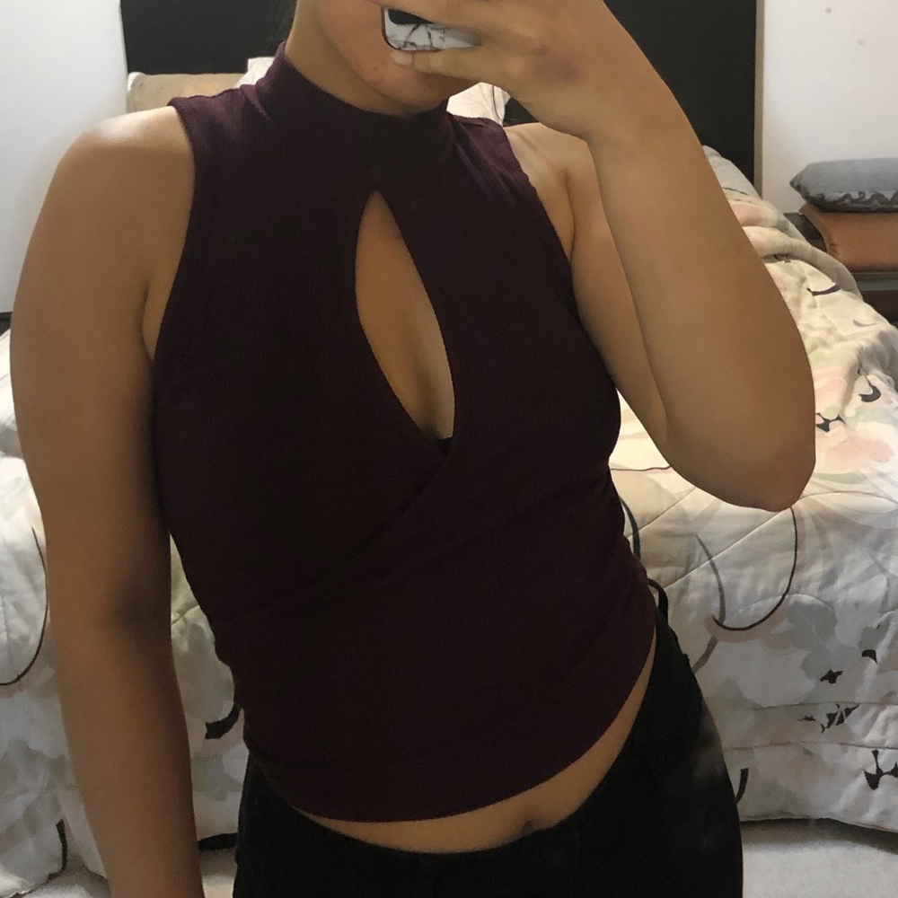 Ribbed burgundy top